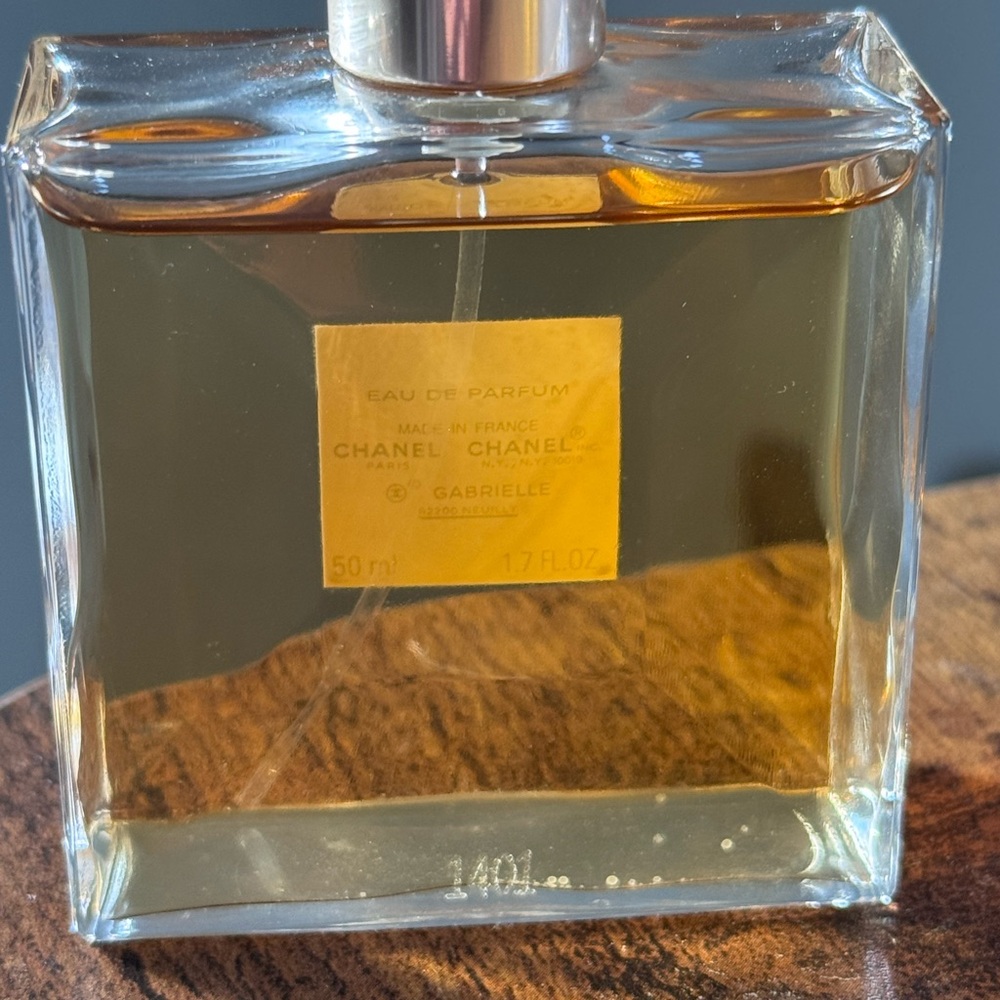GABRIELLE CHANEL Eau de Parfum Spray 1.07 Fl Oz - Picture 5 of 6